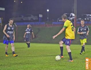 Lajes Gasparotto / Lonas Bor e Clube Olmpico decidem ttulo do futebol suo do Yara