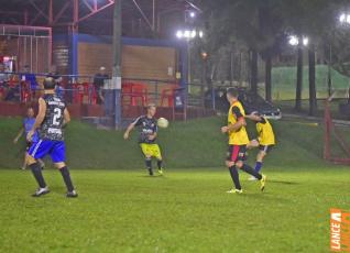 Lajes Gasparotto / Lonas Bor e Clube Olmpico decidem ttulo do futebol suo do Yara
