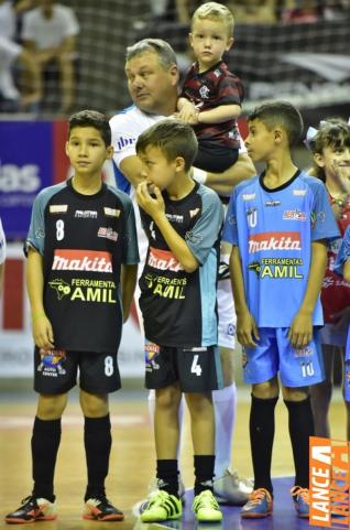 Falco, o Rei do Futsal, promoveu jogo festivo no Alcides Pan