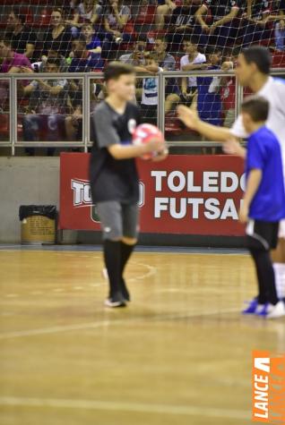 Falco, o Rei do Futsal, promoveu jogo festivo no Alcides Pan