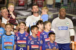 Falco, o Rei do Futsal, promoveu jogo festivo no Alcides Pan