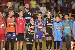 Falco, o Rei do Futsal, promoveu jogo festivo no Alcides Pan