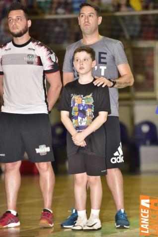 Falco, o Rei do Futsal, promoveu jogo festivo no Alcides Pan