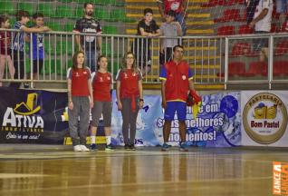 Falco, o Rei do Futsal, promoveu jogo festivo no Alcides Pan