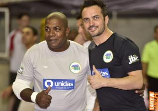 Falco, o Rei do Futsal, promoveu jogo festivo no Alcides Pan