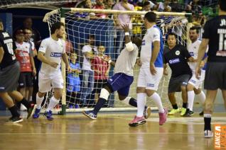 Falco, o Rei do Futsal, promoveu jogo festivo no Alcides Pan