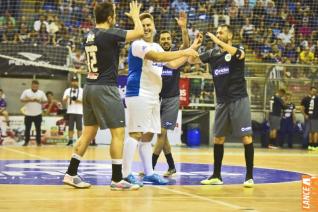 Falco, o Rei do Futsal, promoveu jogo festivo no Alcides Pan