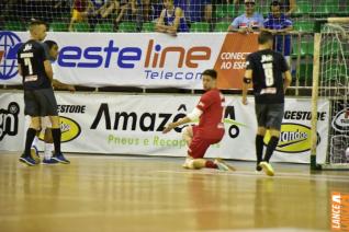 Falco, o Rei do Futsal, promoveu jogo festivo no Alcides Pan