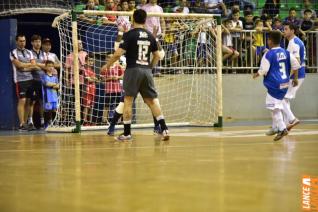 Falco, o Rei do Futsal, promoveu jogo festivo no Alcides Pan