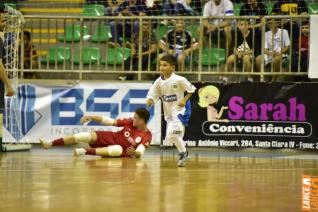 Falco, o Rei do Futsal, promoveu jogo festivo no Alcides Pan