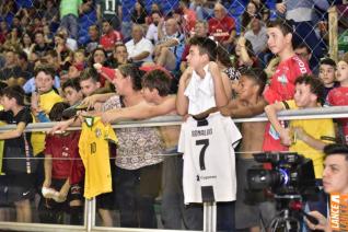 Falco, o Rei do Futsal, promoveu jogo festivo no Alcides Pan