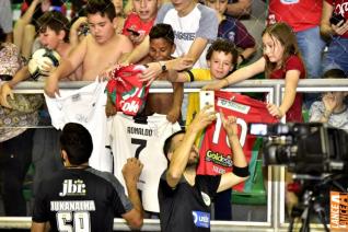 Falco, o Rei do Futsal, promoveu jogo festivo no Alcides Pan