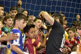 Falco, o Rei do Futsal, promoveu jogo festivo no Alcides Pan