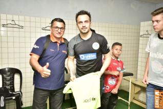 Falco, o Rei do Futsal, promoveu jogo festivo no Alcides Pan