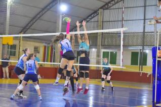 FUNET realiza competio de voleibol feminino com participao de 16 equipes