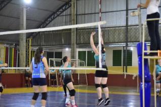 FUNET realiza competio de voleibol feminino com participao de 16 equipes