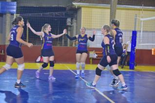 FUNET realiza competio de voleibol feminino com participao de 16 equipes