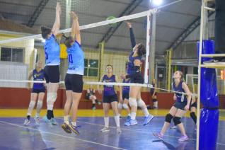 FUNET realiza competio de voleibol feminino com participao de 16 equipes