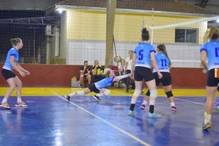 FUNET realiza competio de voleibol feminino com participao de 16 equipes