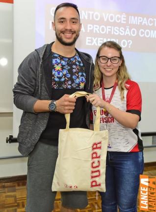 PUC Toledo homenageia profissionais de Educao Fsica