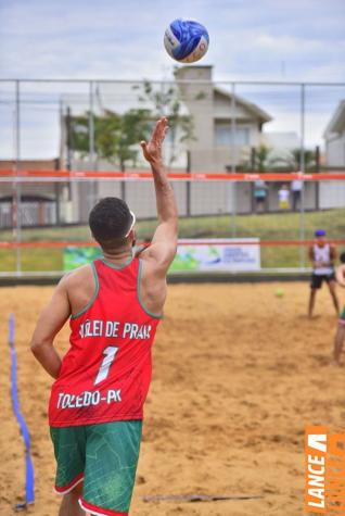 Vlei de praia ser atraes com disputas por medalhas hoje  tarde
