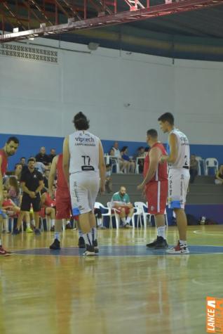 Basquetebol  atrao hoje no ginsio de esportes Jaime Zeni 