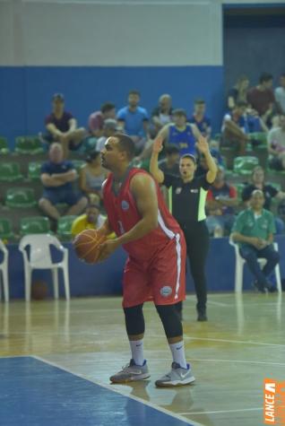 Basquetebol  atrao hoje no ginsio de esportes Jaime Zeni 