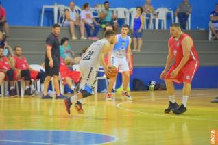 Basquetebol  atrao hoje no ginsio de esportes Jaime Zeni 