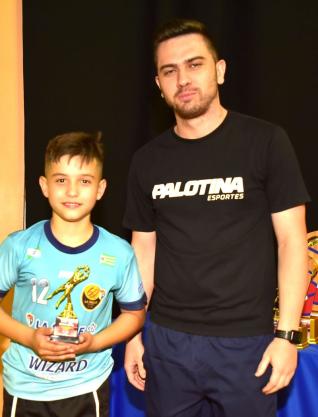 Colgio La Salle supera AER Sadia fatura o ttulo da categoria Sub 9