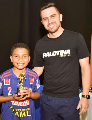 Colgio La Salle supera AER Sadia fatura o ttulo da categoria Sub 9