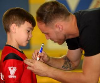 ANDR LUIZ VISITA ESCOLINHA DE FUTSAL DO INCOMAR