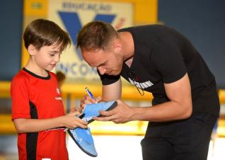 ANDR LUIZ VISITA ESCOLINHA DE FUTSAL DO INCOMAR