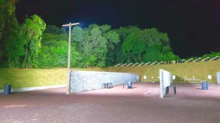 Clube de Tiro ATTOL com iluminao para treino noturno