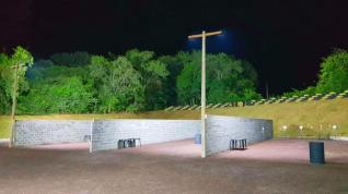 Clube de Tiro ATTOL com iluminao para treino noturno