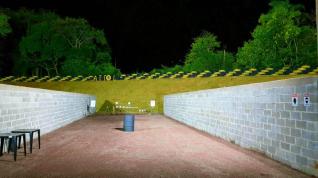 Clube de Tiro ATTOL com iluminao para treino noturno