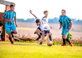 Frank Futebol Clube inaugura fardamento confeccionado pela Jaclani Esportes