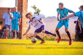 Frank Futebol Clube inaugura fardamento confeccionado pela Jaclani Esportes