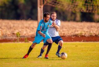 Frank Futebol Clube inaugura fardamento confeccionado pela Jaclani Esportes