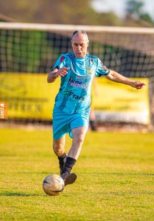Frank Futebol Clube inaugura fardamento confeccionado pela Jaclani Esportes