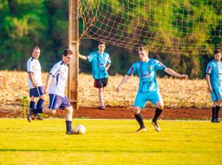 Frank Futebol Clube inaugura fardamento confeccionado pela Jaclani Esportes