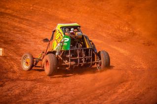 Kartcross teve etapa do campeonato interno