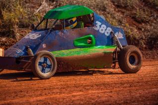Kartcross teve etapa do campeonato interno