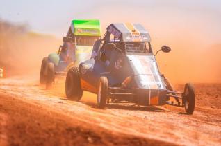 Kartcross teve etapa do campeonato interno