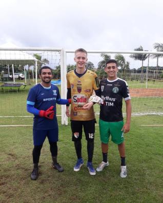Adelcio  preparador e formador de goleiros