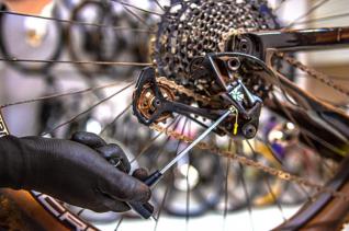 NO FIQUE A P - P&A Bikes tem profissionais especializados para cuidar da reviso da sua bicicleta