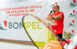 Bompel apoia projeto badminton da AABT
