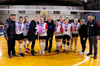 Imobiliária Aliança é campeã do voleibol feminino do Toledão