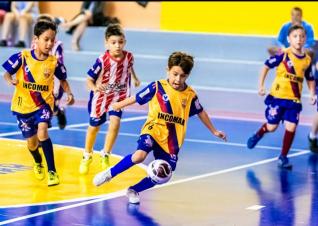 Futsal est includo no ambiente das atividades fsicas do Colgio Incomar