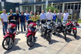 Prefeitura de Toledo entregou motos aos campees da Taa Mauro Maiorki