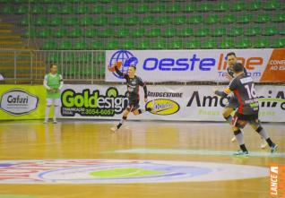 Em noite fria e sem torcida, Toledo Futsal vence por 3 a 0 Ampre no Alcides Pan
